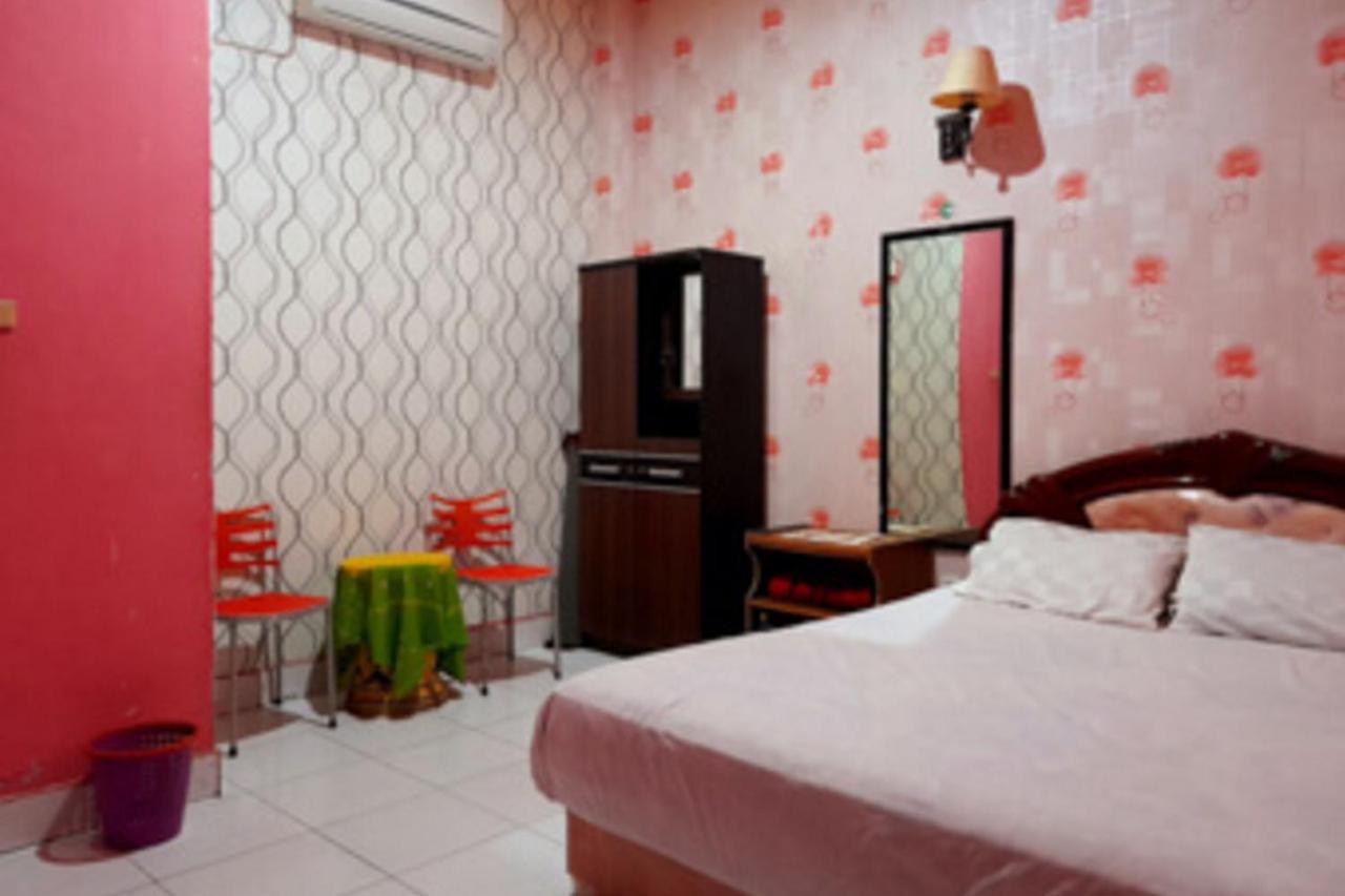 Hotel Rosichan Bau Bau Mitra Reddoorz Baubau Luaran gambar