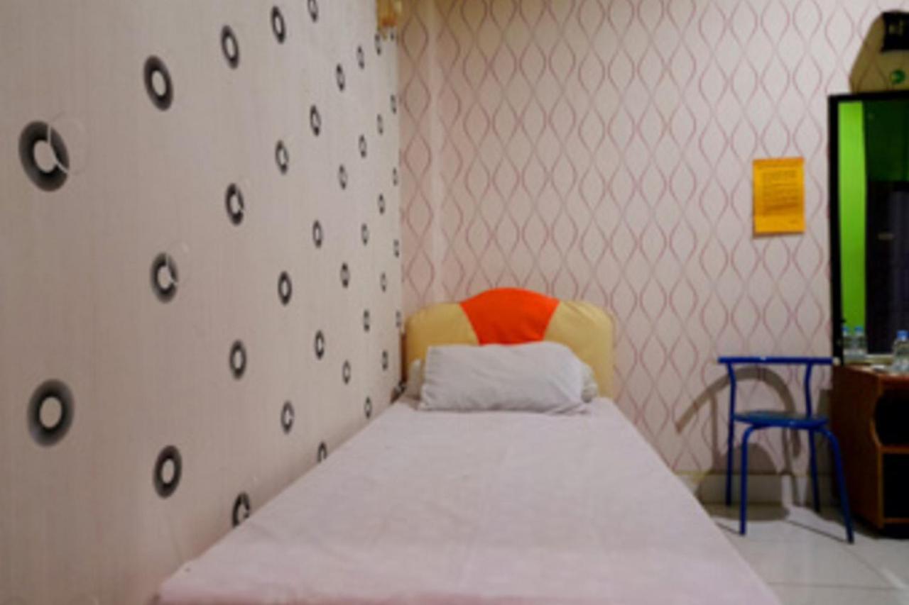 Hotel Rosichan Bau Bau Mitra Reddoorz Baubau Luaran gambar