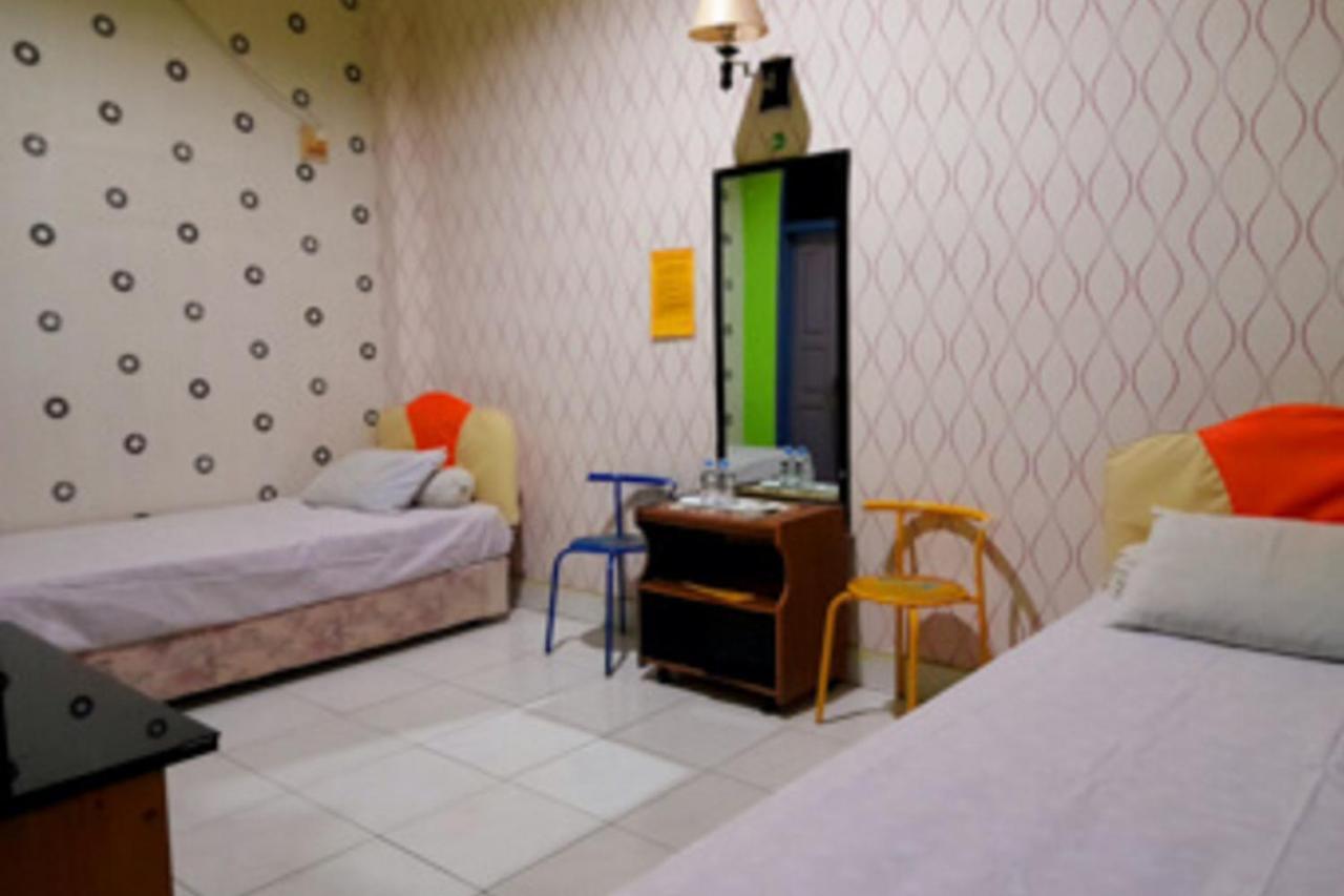 Hotel Rosichan Bau Bau Mitra Reddoorz Baubau Luaran gambar