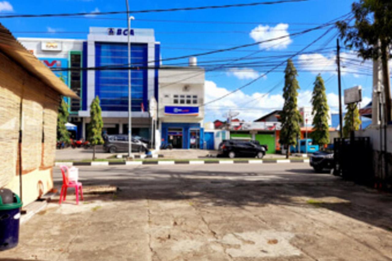 Hotel Rosichan Bau Bau Mitra Reddoorz Baubau Luaran gambar