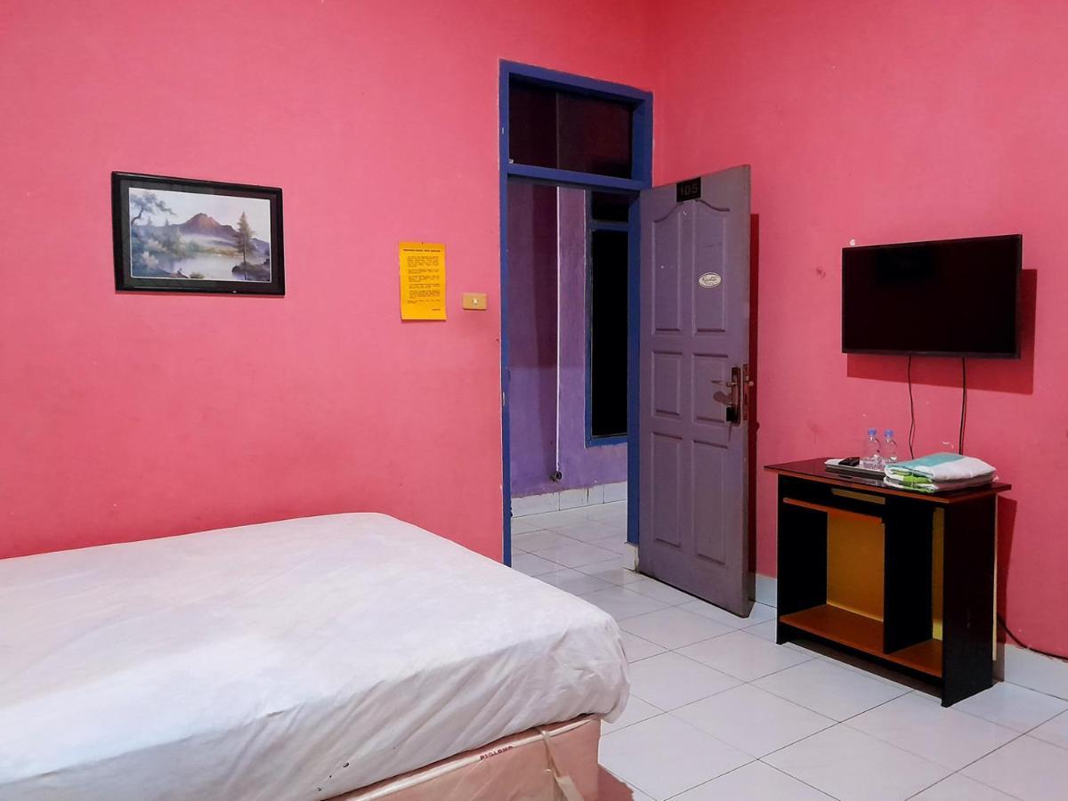 Hotel Rosichan Bau Bau Mitra Reddoorz Baubau Luaran gambar